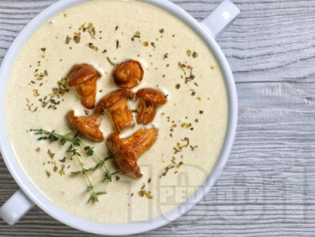 Ароматна френска супа с гъби и сметана - снимка на рецептата